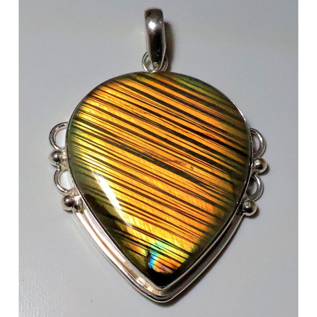 Pendentif Labradorite 108,0 carats