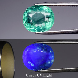 Fluorite change color 8,54 carats